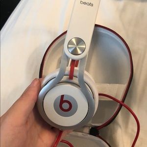 BEATS MIXR HEADPHONES